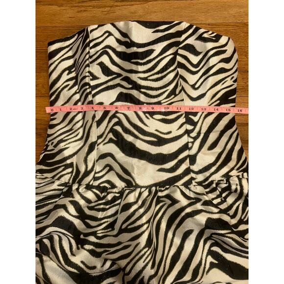 Black mini dress size 4 cross back French connection - Picture 5 of 9